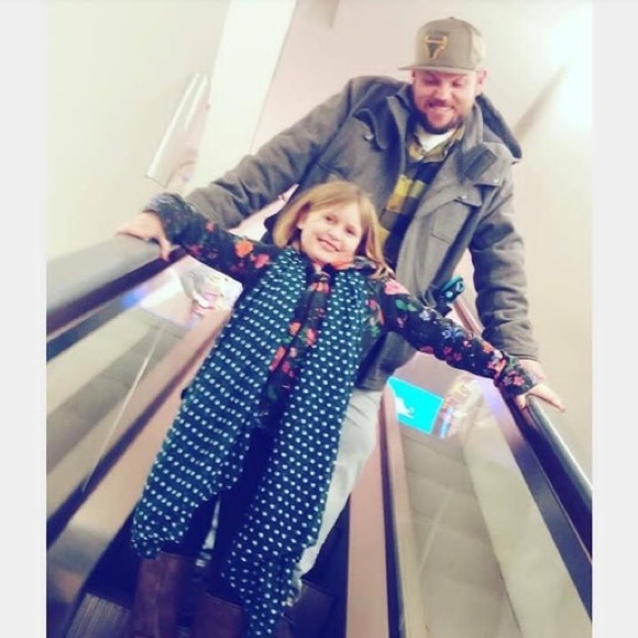 Meet your Posher, Chris - Picture 3 of 12